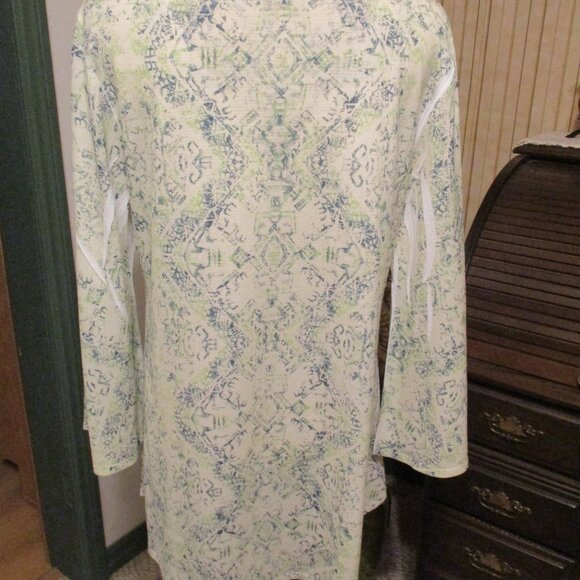 Reba Embellished/Sequined Multi-Colored Print Blouse w/Trumpet Sleeves Sz. L - Picture 6 of 7